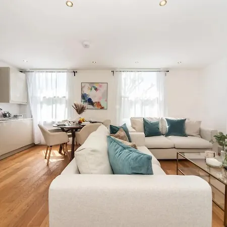 Stunning Spacious En-suite Flat - 6 Min To Trains -pass The Keys Apartment London