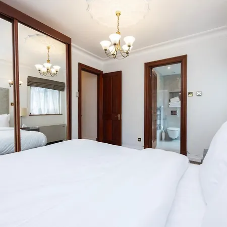 Carlton Court - Mayfair Apartahotel