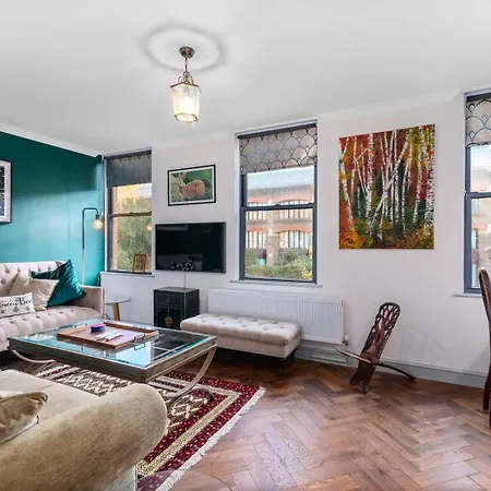 Guestready - Beautiful 2br Townhouse W Garden Holiday home London