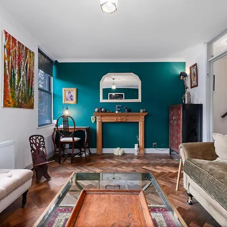Guestready - Beautiful 2br Townhouse W Garden Holiday home