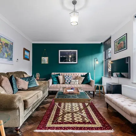 Guestready - Beautiful 2br Townhouse W Garden Holiday home
