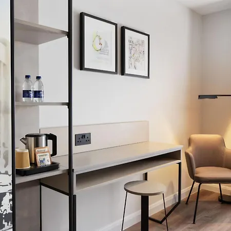 Hotell Spark By Hilton London 3*