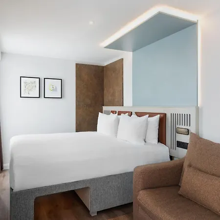 Spark By Hilton London 3*
