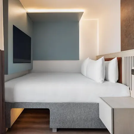 Spark By Hilton London 3*