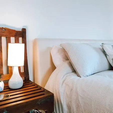Apartment The Near Strawberry Hill