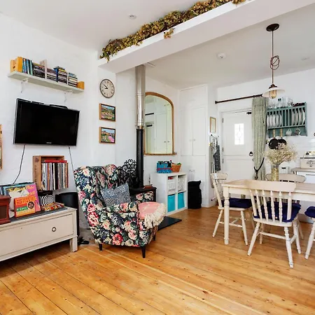 Veeve - Harmonious Hideaway Holiday home London