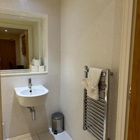 Canary Wharf Apartment