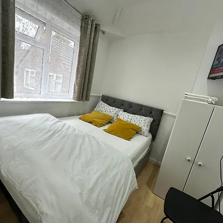Double With Free Wifi Keedonwood Road * Bromley