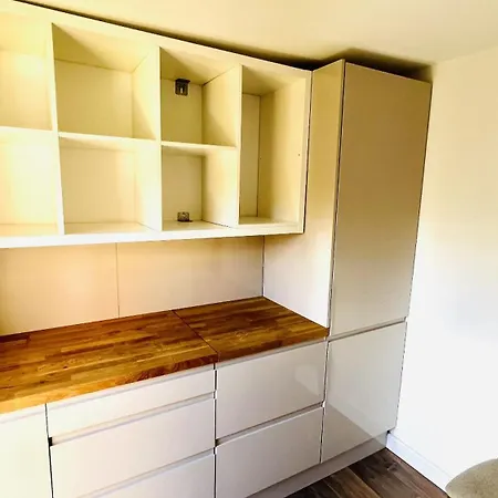 Wood Budget - Next To Mall & Metro Station - 10 Min To Center Prázdninový dům