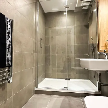 Duplex 3bed 3bath Modern Fast Wifi - Luxurylondonstays Apartment London