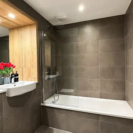 Duplex 3bed 3bath Modern Fast Wifi - Luxurylondonstays