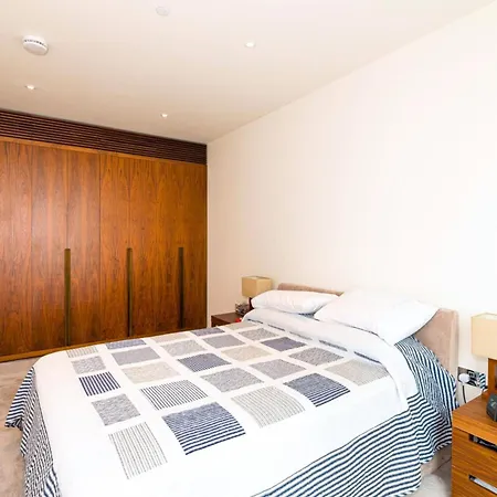 Lavish Penthouse River View Fast Wifi - Luxurylondonstays *