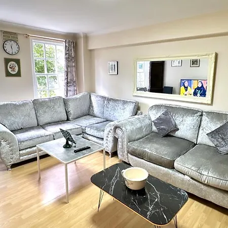 The G Spot 2 Bedroom Edgware Road Apartment *