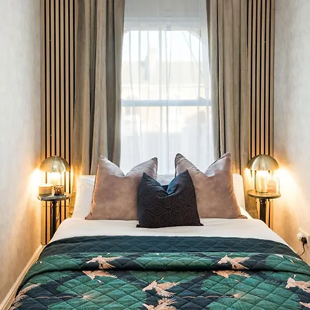 Wg2 New Kensington-olympia-central -westfields * London