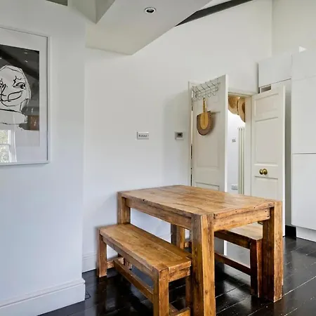 Long Discounts- 1 Bed Bohemian Loft Style * London