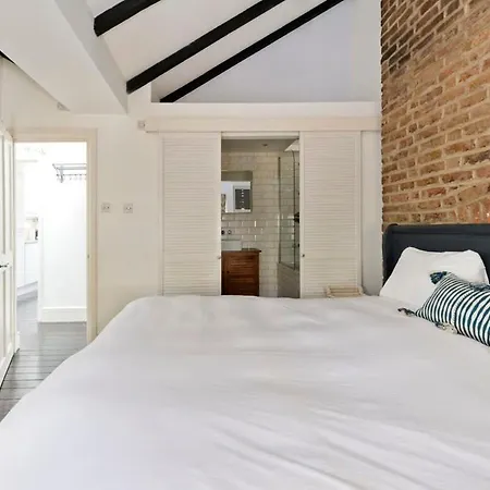 Long Discounts- 1 Bed Bohemian Loft Style Apartment