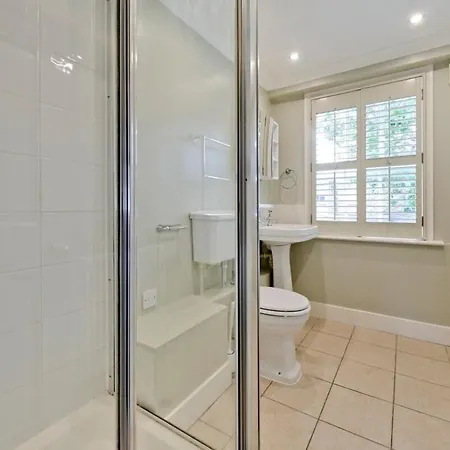 Fabulous 3 Bed Flat Chelsea Apartment *