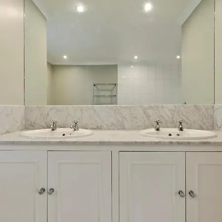 Fabulous 3 Bed Flat Chelsea London