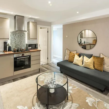Rd Central-cozy-westfields-2bed-new-westfields- * London
