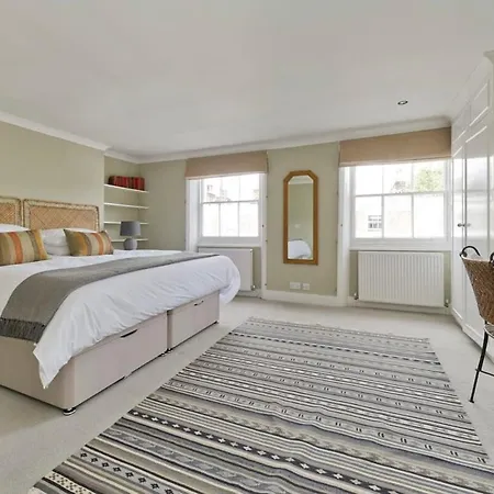 Fabulous 3 Bed Flat Chelsea Apartment London