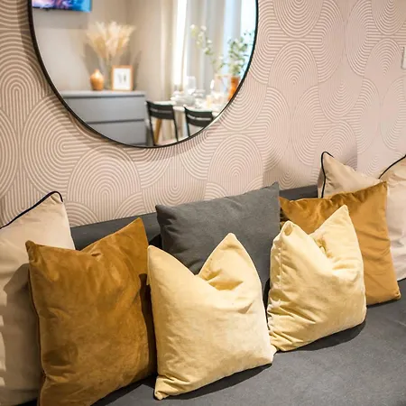 Rd Central-cozy-westfields-2bed-new-westfields- London