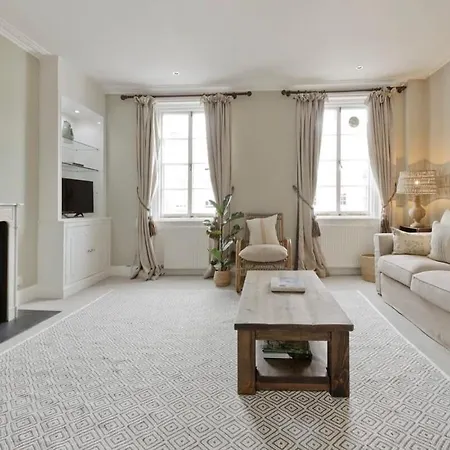 Fabulous 3 Bed Flat Chelsea Apartment London