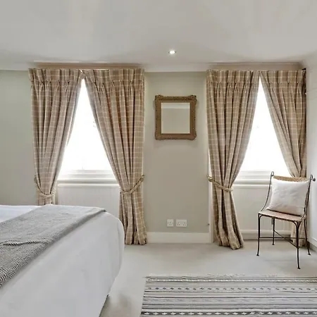 Fabulous 3 Bed Flat Chelsea Apartment