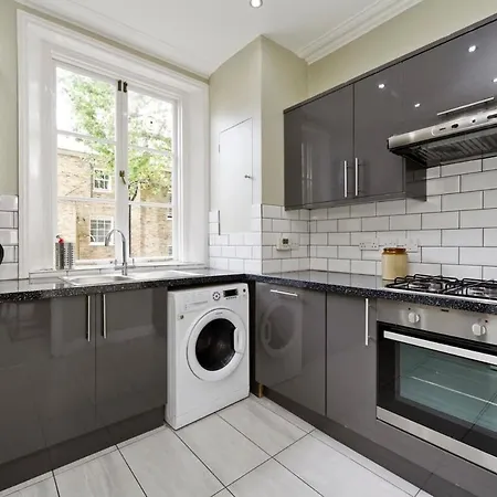 Fabulous 3 Bed Flat Chelsea *