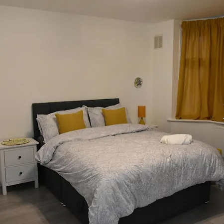 Holiday home Charming Wembley Near Wembley Stadium *