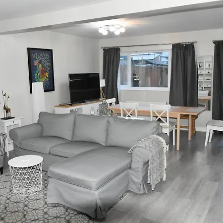 Charming Wembley Near Wembley Stadium Holiday home *