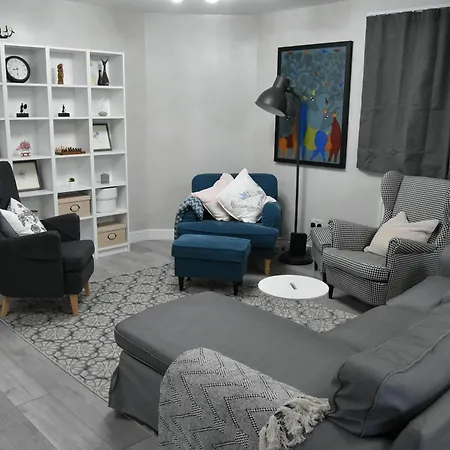 Charming Wembley Near Wembley Stadium Holiday home London