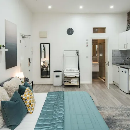 S1-4 Central - Self Equipped- 15 Minutes To Oxford Street & Marble Arch * London