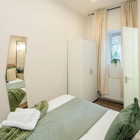 Apartment Bd Kensingtonolympia-newly Renovated 3bed London