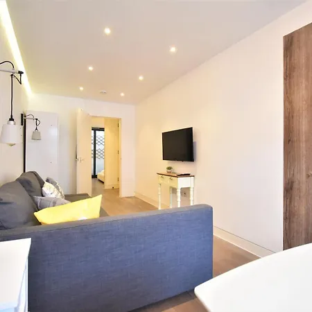 Superb Apartment, Shirland Mews Apartment London