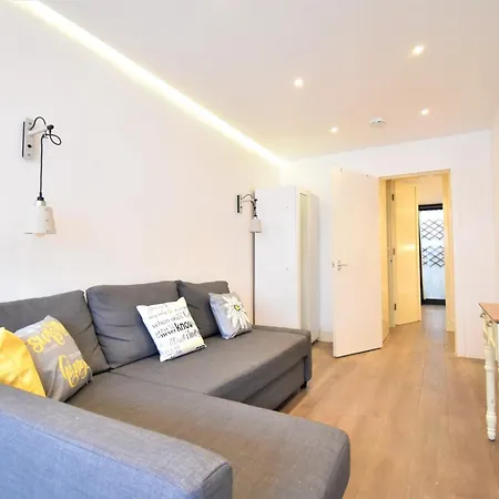 Superb Apartment, Shirland Mews * London
