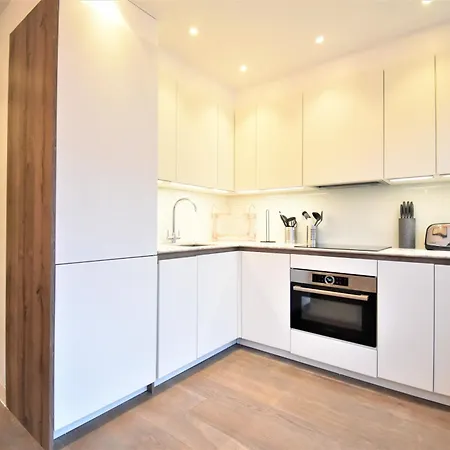 Superb Apartment, Shirland Mews Apartment London