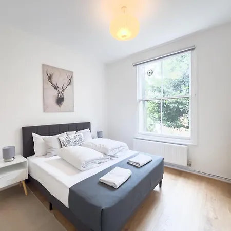 Pleasant 1 Bedroom Camden -on 1st Floor London
