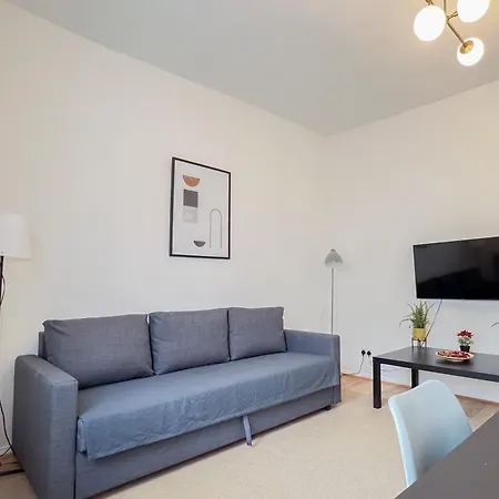 Pleasant 1 Bedroom Camden -on 1st Floor *
