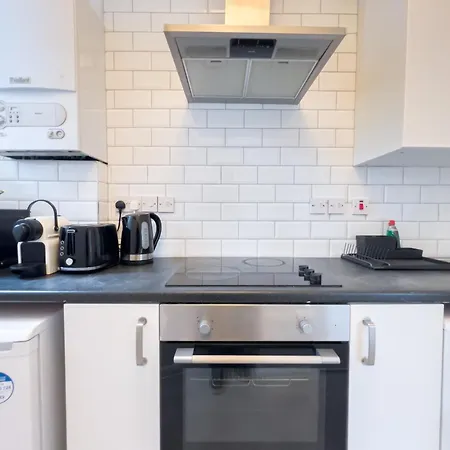 Pleasant 1 Bedroom Camden -on 1st Floor * London