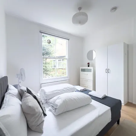 Pleasant 1 Bedroom Camden -on 1st Floor * London