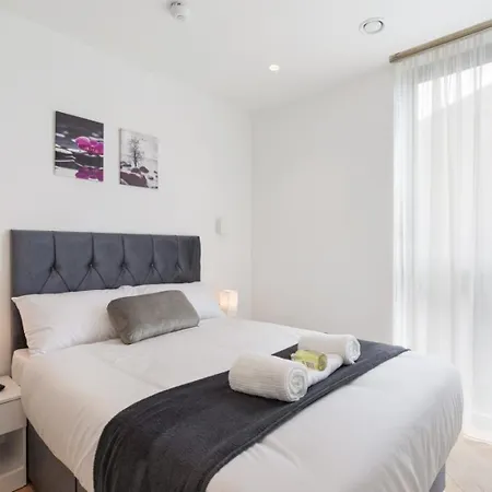 Melrose Place 7beds Free Wifi Wembley Stadium 15mins To London