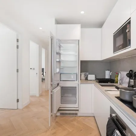 Melrose Place 7beds Free Wifi Wembley Stadium 15mins To Lägenhet *
