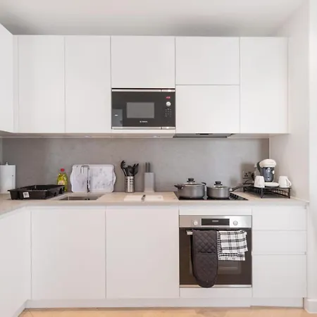 Melrose Place 7beds Free Wifi Wembley Stadium 15mins To Lägenhet *