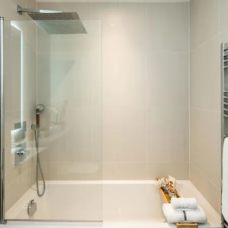 16 Minutes Walk To Eye, Shard View And Balcony London