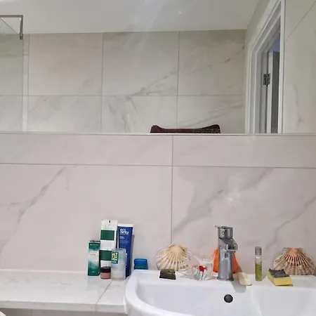 Stylish And Spacious New Flat Apartment *
