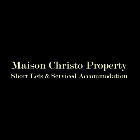 Dollis Valley 3bedroom House Sleeps 8 In London With Free Parking By Maison Christo Short Lets & Serviced Apartment