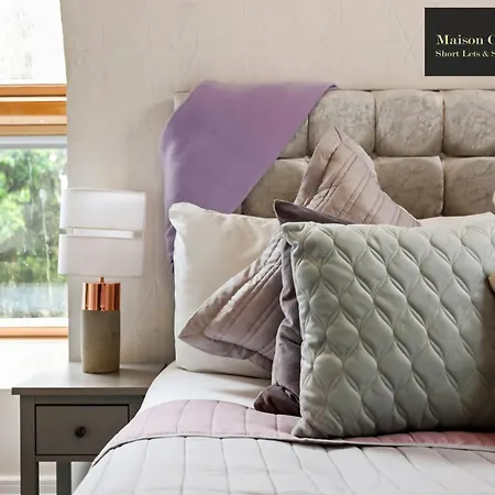 Apartment Dollis Valley 3bedroom House Sleeps 8 In London With Free Parking By Maison Christo Short Lets & Serviced Barnet
