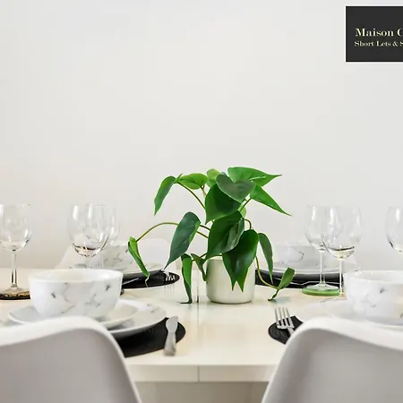 Dollis Valley 3bedroom House Sleeps 8 In London With Free Parking By Maison Christo Short Lets & Serviced Apartment