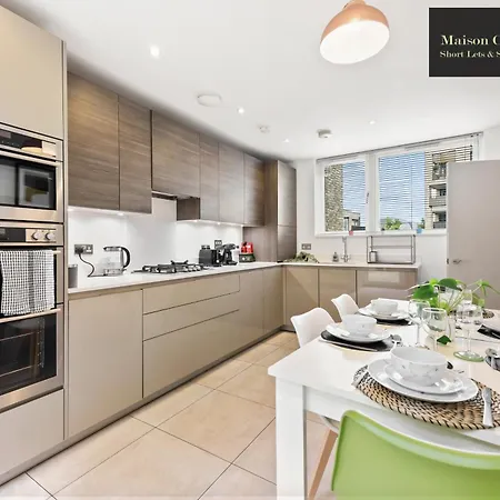 Apartment Dollis Valley 3bedroom House Sleeps 8 In London With Free Parking By Maison Christo Short Lets & Serviced