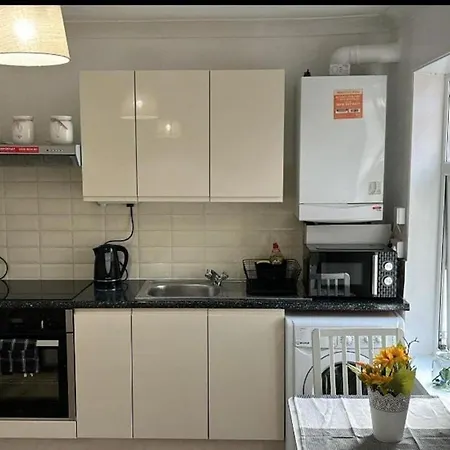 Sylvan Escape In Apartment